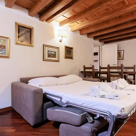Santa Croce Apartament *